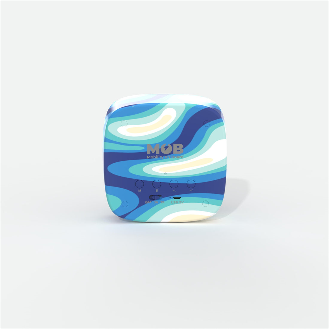 Billy Clock And Light Blue Waves — immagine 2