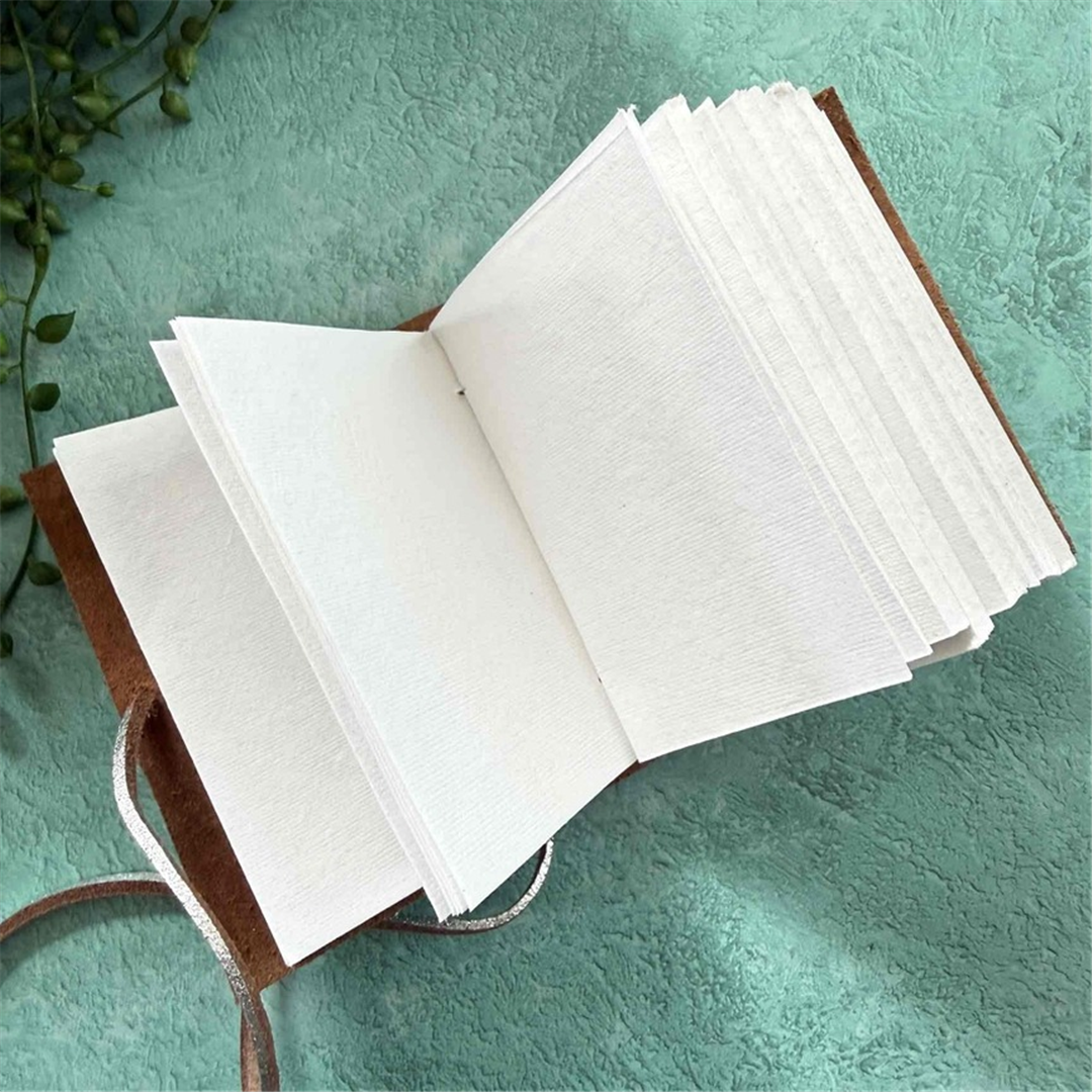Taccuino A7 Pelle Verticale 100 Pagine Eco Argento Metal — immagine 3